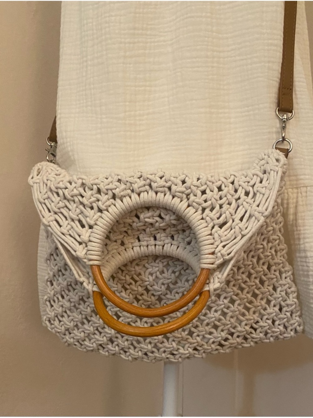 Woven Macramé Crossbody Bag with Wooden Rings - White - Picture 2 of 13